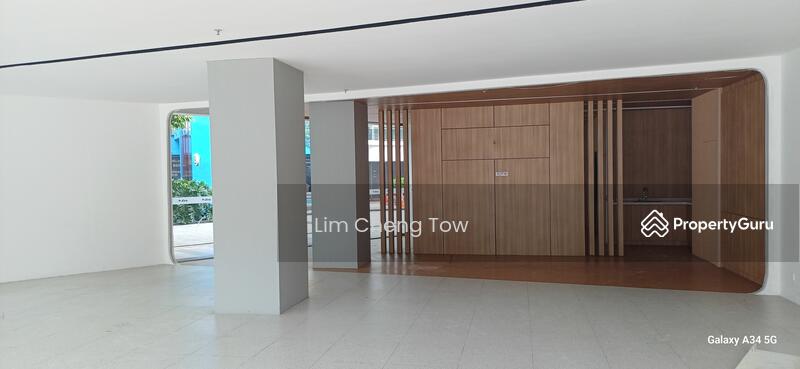 Untuk Disewa - Setiawalk Puchong, Modern showroom 2200 sqft. corner unit Fully Renovated. Facing Main Road