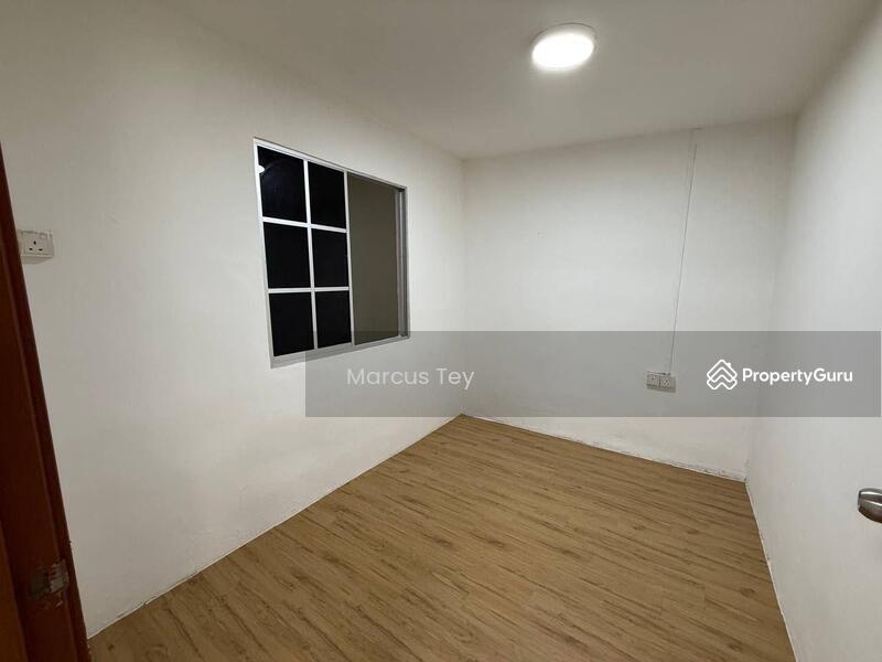Untuk Dijual - Sri Pulai Sris Pulais