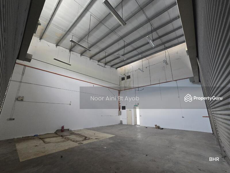 Untuk Dijual - Seksyen 13 Bandar Baru Bangi 2.5 Sty Semi D Factory Warehouse