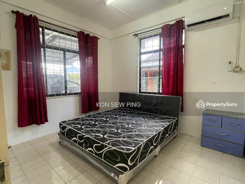 Untuk Disewa - Single Storey Semi Detached For Rent! Located at Serian Town Jalan Kampung Cina 3, Serian