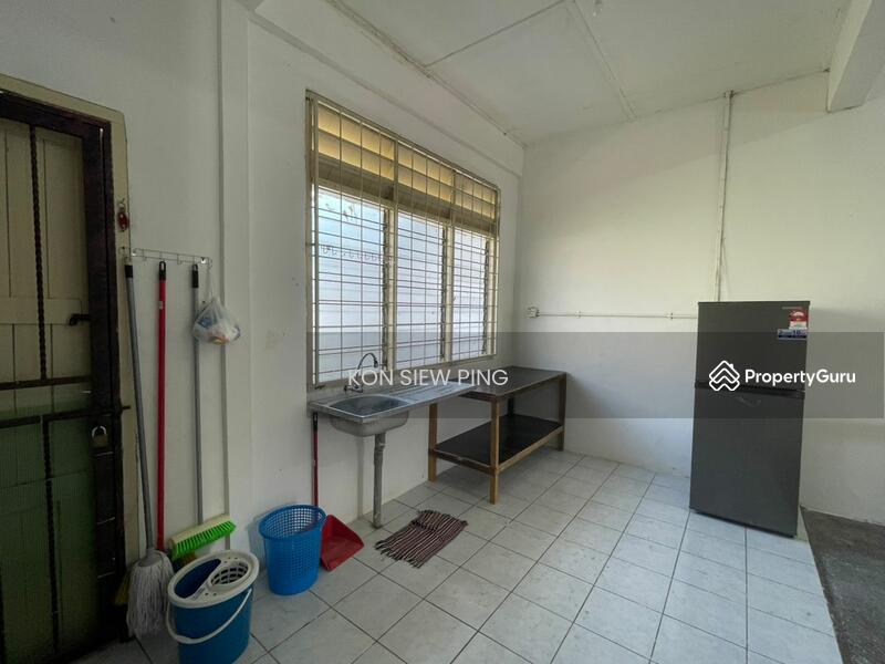 Untuk Disewa - Single Storey Semi Detached For Rent! Located at Serian Town Jalan Kampung Cina 3, Serian