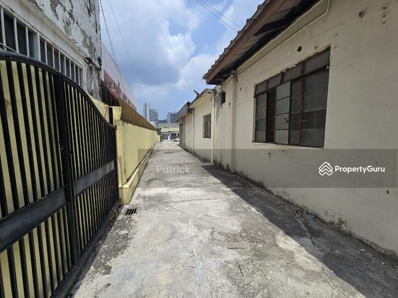For Rent - 2 sty Bungalow / Warehouse Air Itam | Main Road | Big Compound 13000sf