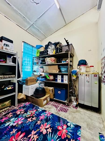 1-storey Terraced House for Sale in Taman Desa Rhu (Sikamat) - Azrul Othman - Interior - PropertyGuru.com.my