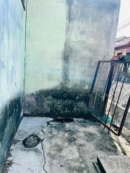 1-storey Terraced House for Sale in Taman Desa Rhu (Sikamat) - Azrul Othman - Exterior - PropertyGuru.com.my