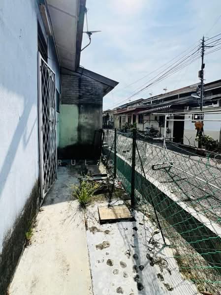 1-storey Terraced House for Sale in Taman Desa Rhu (Sikamat) - Azrul Othman - Exterior - PropertyGuru.com.my
