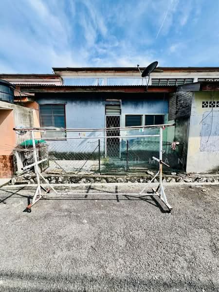 1-storey Terraced House for Sale in Taman Desa Rhu (Sikamat) - Azrul Othman - Exterior - PropertyGuru.com.my