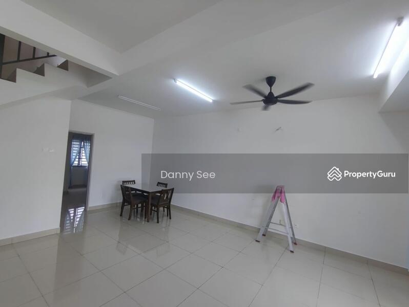 For Rent - Indahpura Kulai Kensington 2 Double Storey Terrace House Partly Furnished