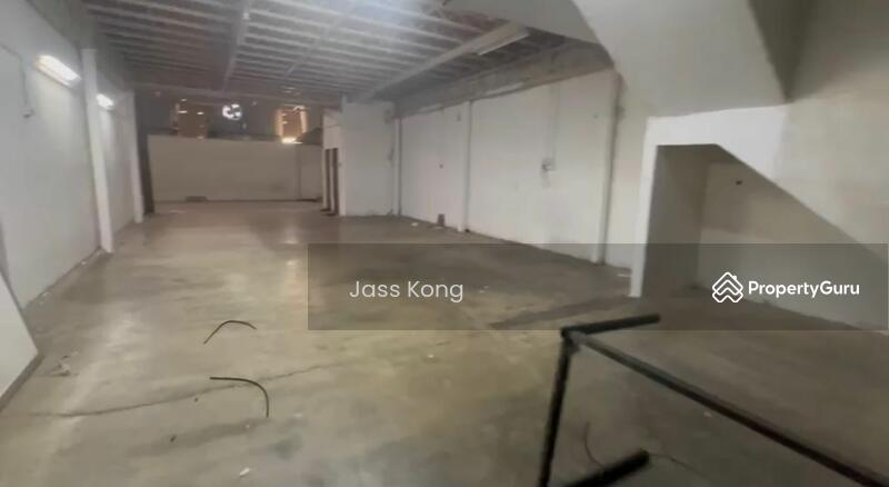 Untuk Dijual - 2 Storey Terrace Warehouse Binajaya Permtang Tinggi