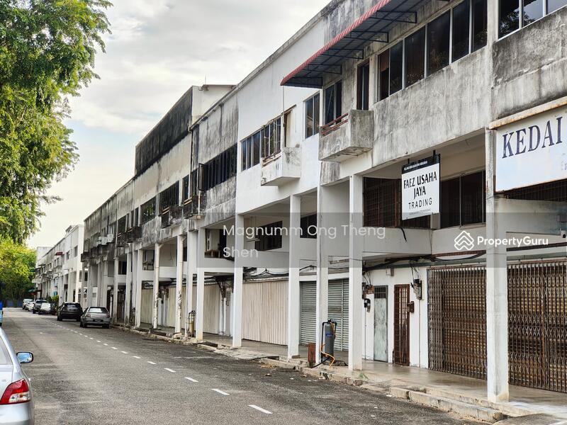 Untuk Dijual - Spacious Land 2 Storey Shop Corner at Taman Sukun for Sale