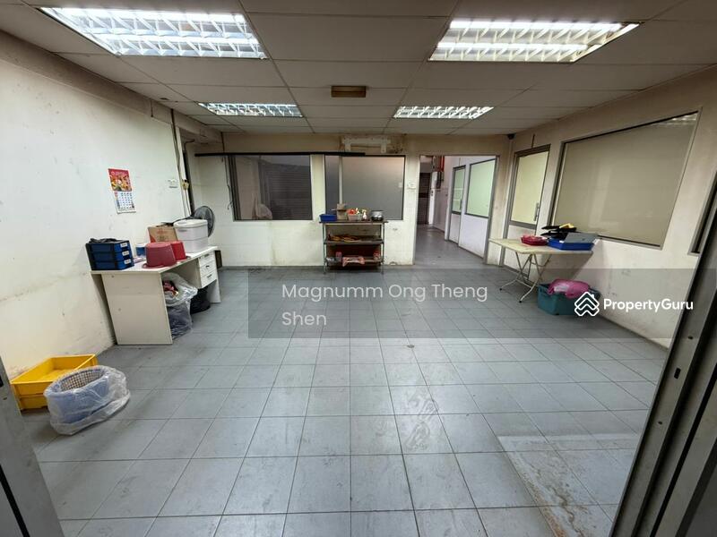 Untuk Dijual - Spacious Land 2 Storey Shop Corner at Taman Sukun for Sale