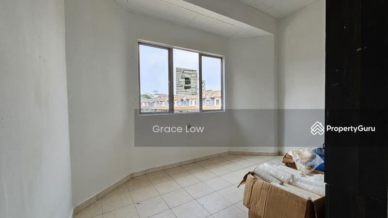 For Sale - town house tampoi
