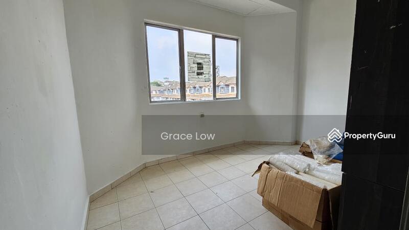 For Sale - town house tampoi