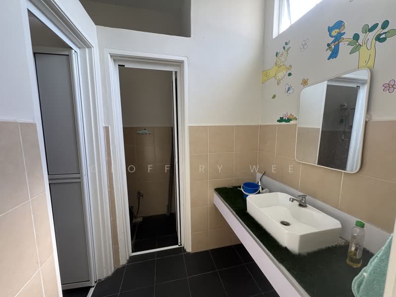 Shop / Office for Rent in Taman Kota Laksamana (Melaka City) - Geoffery Wee - Bathroom - PropertyGuru.com.my