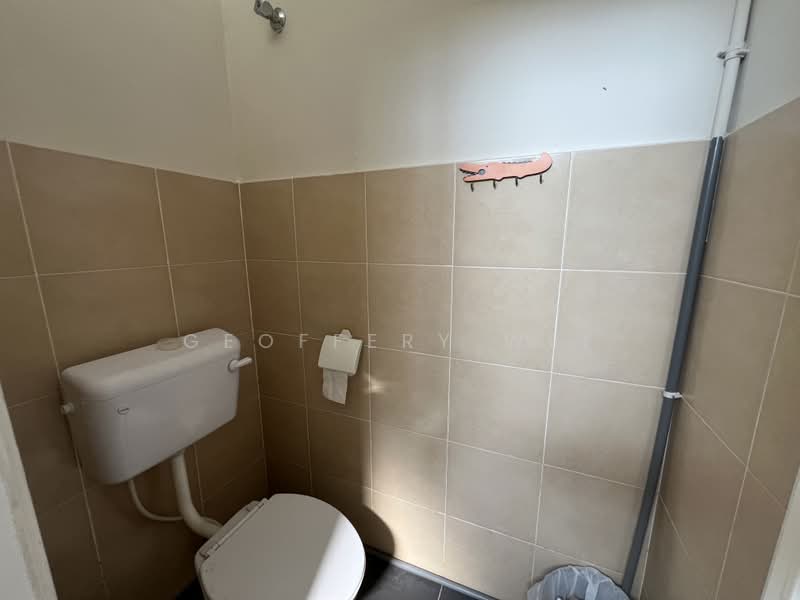 Shop / Office for Rent in Taman Kota Laksamana (Melaka City) - Geoffery Wee - Bathroom - PropertyGuru.com.my
