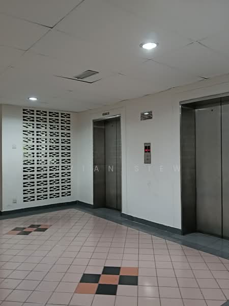 Condominium for Rent at The Istara - Vivian Siew - Corridor - PropertyGuru.com.my