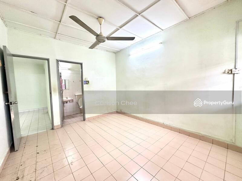 Untuk Dijual - 1.5-storey Terraced House at Usj 2