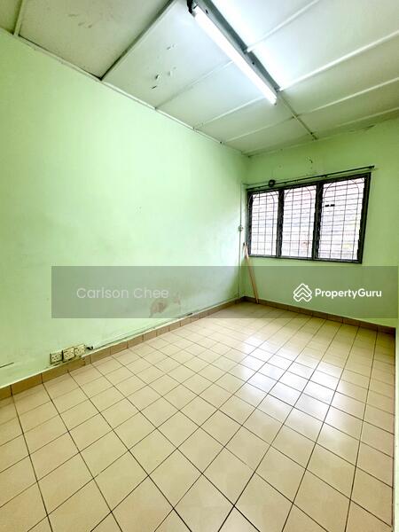 Untuk Dijual - 1.5-storey Terraced House at Usj 2