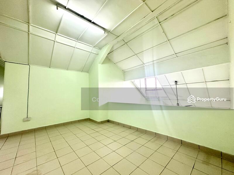 Untuk Dijual - 1.5-storey Terraced House at Usj 2