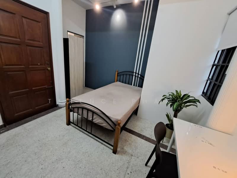 Rumah Teres 2 Tingkat untuk Disewa di SS 21, Damansara Utama (Petaling Jaya) - Terence Phang - Bedroom - PropertyGuru.com.my