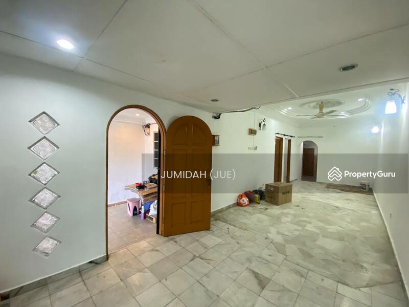 Single Storey Terrace Taman Pendamar Indah Port Klang SelangorFacing padangFully extendRenovated