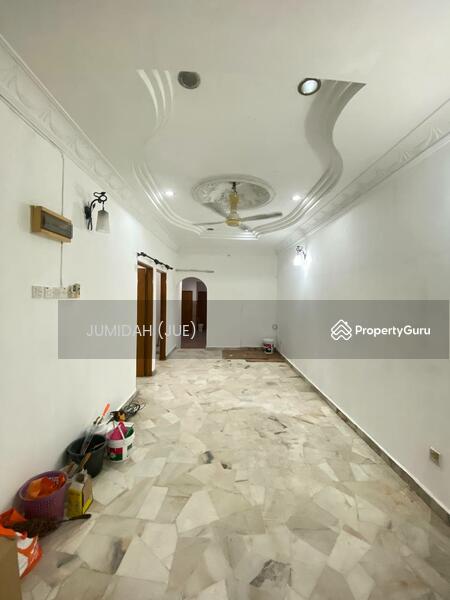 Single Storey Terrace Taman Pendamar Indah Port Klang SelangorFacing padangFully extendRenovated