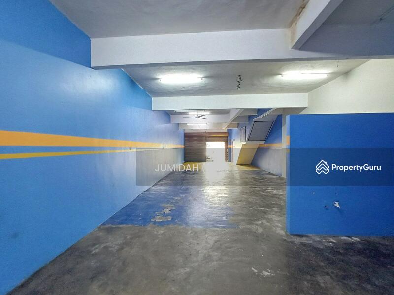 Facing the main roadGROUND FLOOR SHOPLOT  Seksyen 36 Shah Alam @ KG JAWABerhadapan Rosyam Mart d