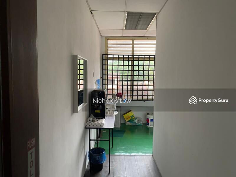 For Rent - Taman Molek Jalan Molek 3 2nd Floor Shop