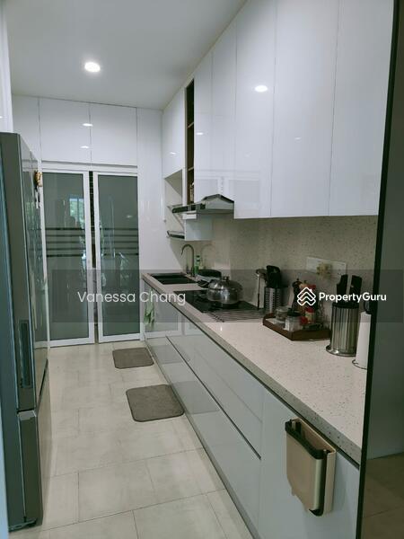 Nicely set~up Kitchen 
