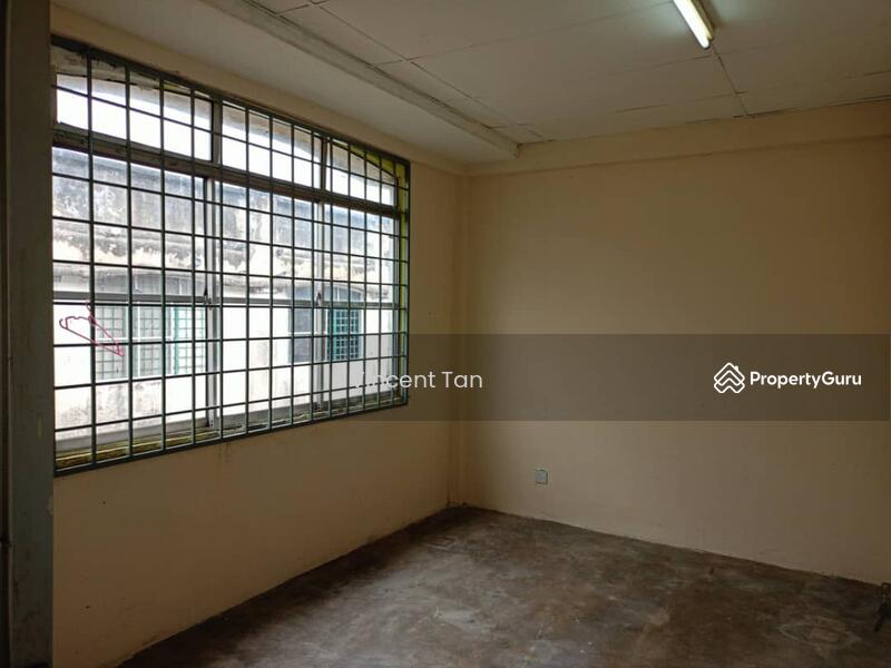 For Rent - Well Kept Shop Office Bukit Sentosa (Top Floor ) Rawang For Rent