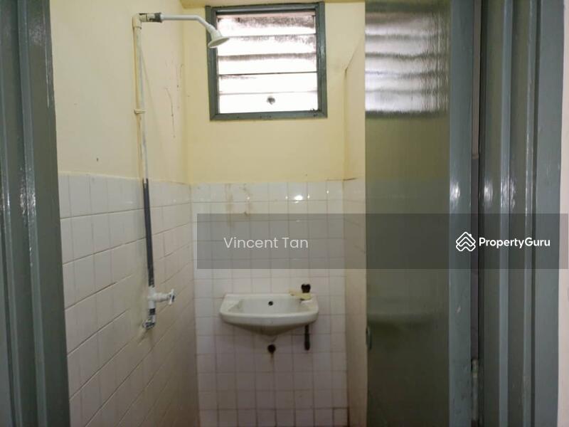 For Rent - Well Kept Shop Office Bukit Sentosa (Top Floor ) Rawang For Rent