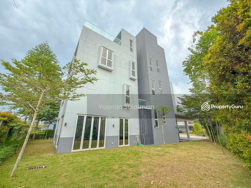 Untuk Dijual - CORNER LOT, FACING LAKE 4 Storey Bungalow, LakeFront Villa Cyberjaya