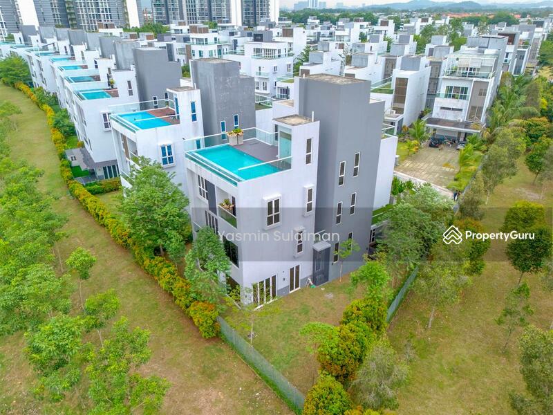 Untuk Dijual - CORNER LOT, FACING LAKE 4 Storey Bungalow, LakeFront Villa Cyberjaya