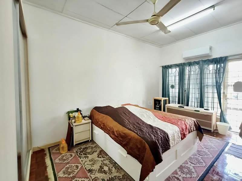 2-storey Terraced House for Sale in Usj 11 (Subang Jaya) - Joyce Kok - Master room  - PropertyGuru.com.my