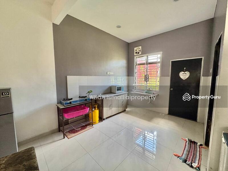 Untuk Dijual - Semi-Detached House at Tongkang Pechah