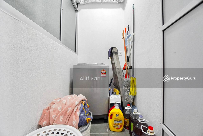 For Sale - The Netizen