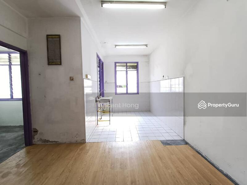 For Rent - Golden Triangle Main Road Corner house 2900 sq.ft
