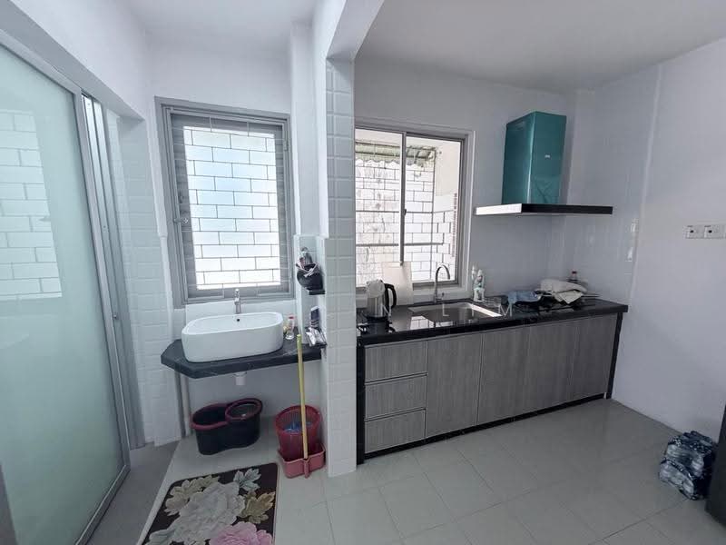 Apartment for Sale at Taman Lip Sin Block 37 - Jocelin Lim - Kitchen - PropertyGuru.com.my