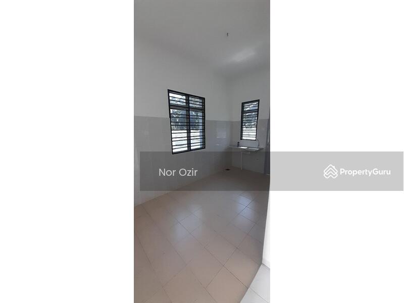 For Sale - Rumah Semi-D Baru Tanah Liuas JenjaromS