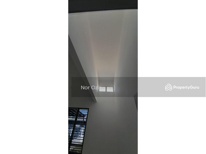 For Sale - Rumah Semi-D Baru Tanah Liuas JenjaromS