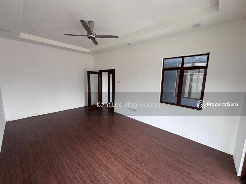 For Sale - Valencia 9 rooms 8500sf Land Brand New