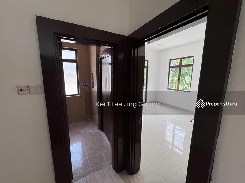 For Sale - Valencia 9 rooms 8500sf Land Brand New