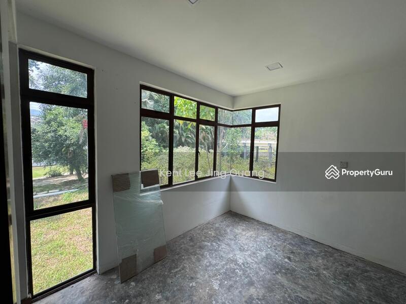 For Sale - Valencia 9 rooms 8500sf Land Brand New