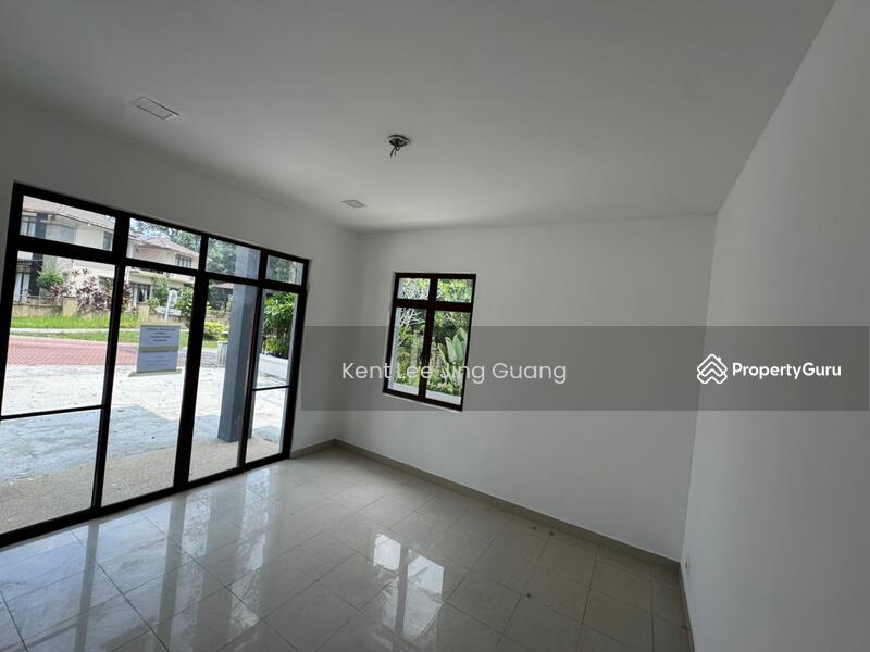 For Sale - Valencia 9 rooms 8500sf Land Brand New