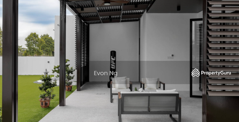 For Sale - 10min to Seremban 2!! Golf view Semi-D!! 38 x 95!!