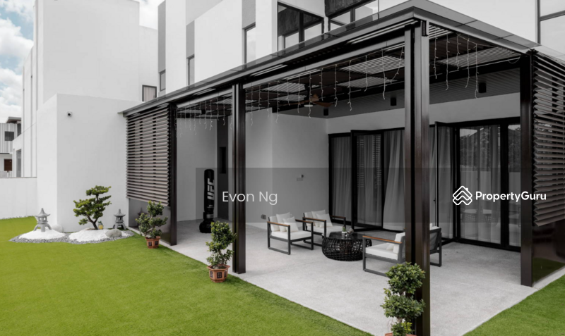 For Sale - 10min to Seremban 2!! Golf view Semi-D!! 38 x 95!!