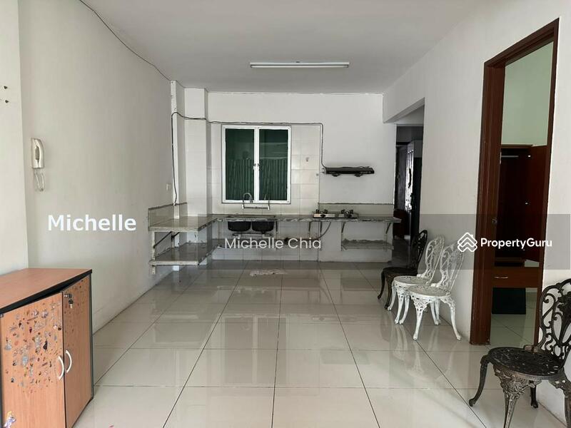 KItchen & Dinning area