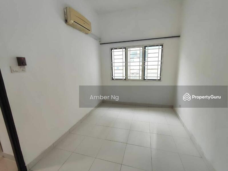 Untuk Disewa - 3-storey Terraced House at Bandar Baru Sentul