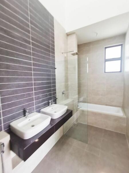Semi-Detached House for Sale in Eco Majestic (Semenyih) - Jesslyn Lee - PropertyGuru.com.my