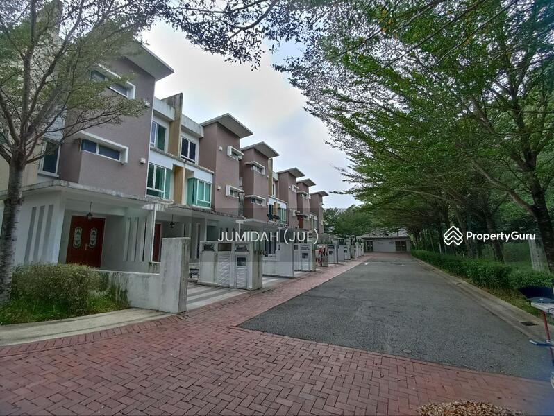 AQUAVILLA TOWNHOUSE (upper level), SEKSYEN 7, SHAH ALAMSCENERY VIEW, LOW DENSITY AND EXCLUSIVE AREA