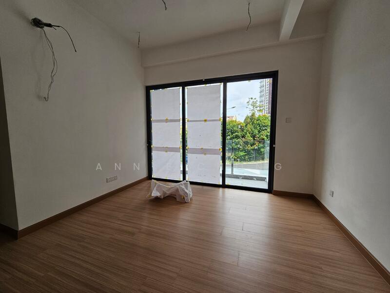 For Sale - 7 Unit Rumah Teres 3 Tingkat, Jalan Selesaria 1